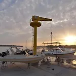 And Boat Petra Spanjol - Crane And Moorings