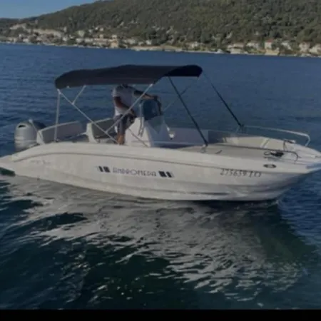 Apartament And Boat Petra Spanjol - Crane And Moorings
